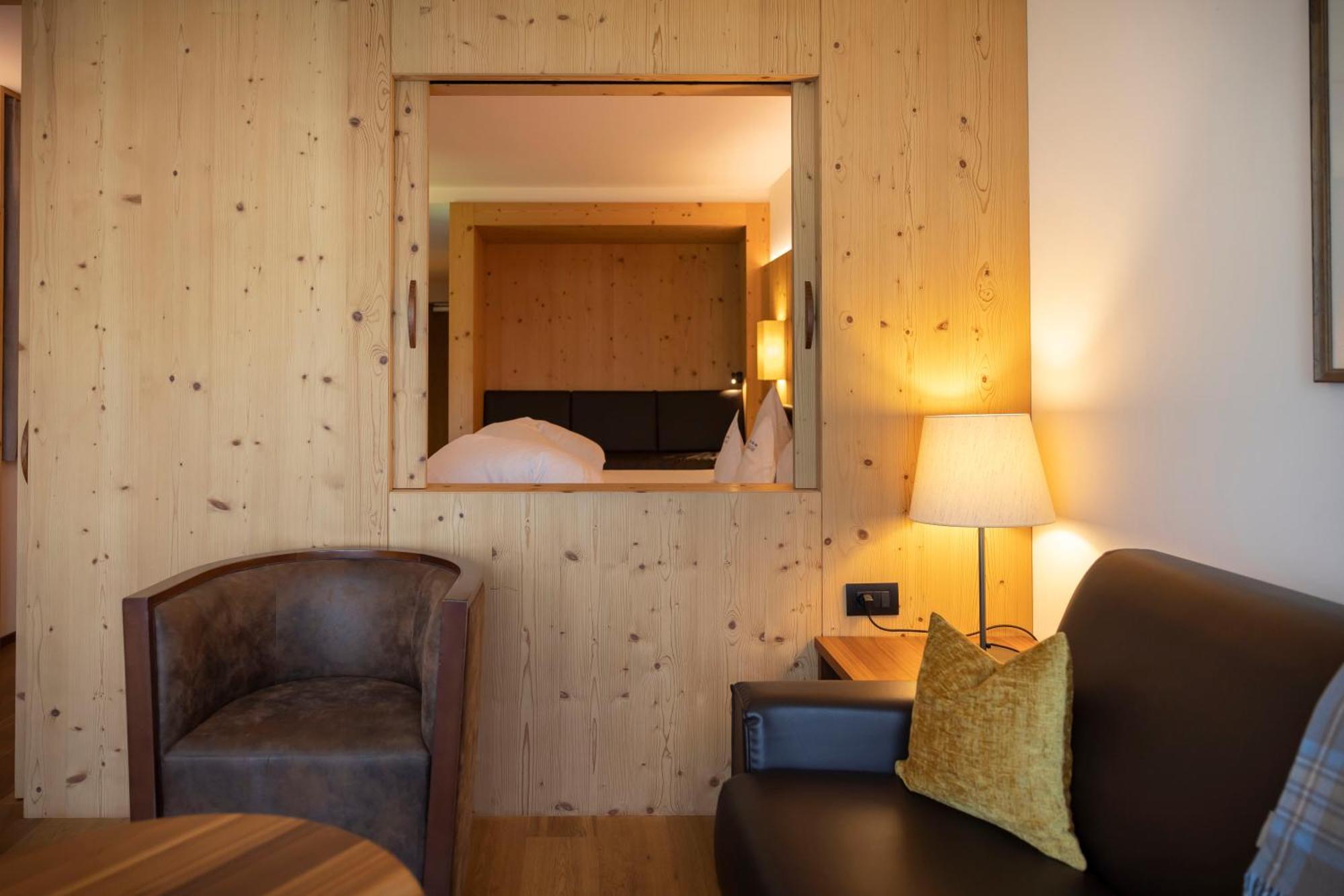 Artnatur Dolomites Hotel & Spa Siusi Pokoj fotografie
