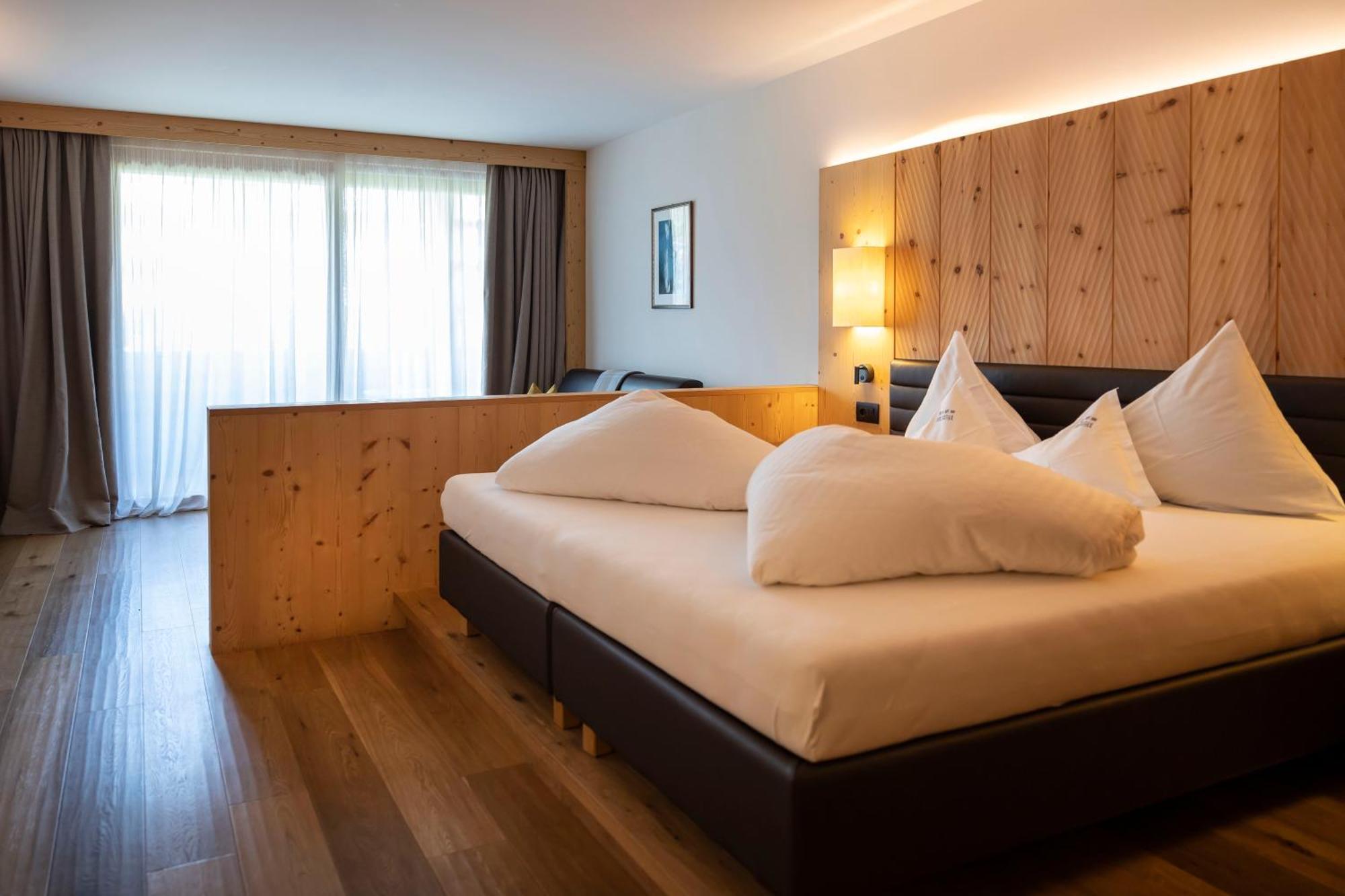 Artnatur Dolomites Hotel & Spa Siusi Pokoj fotografie