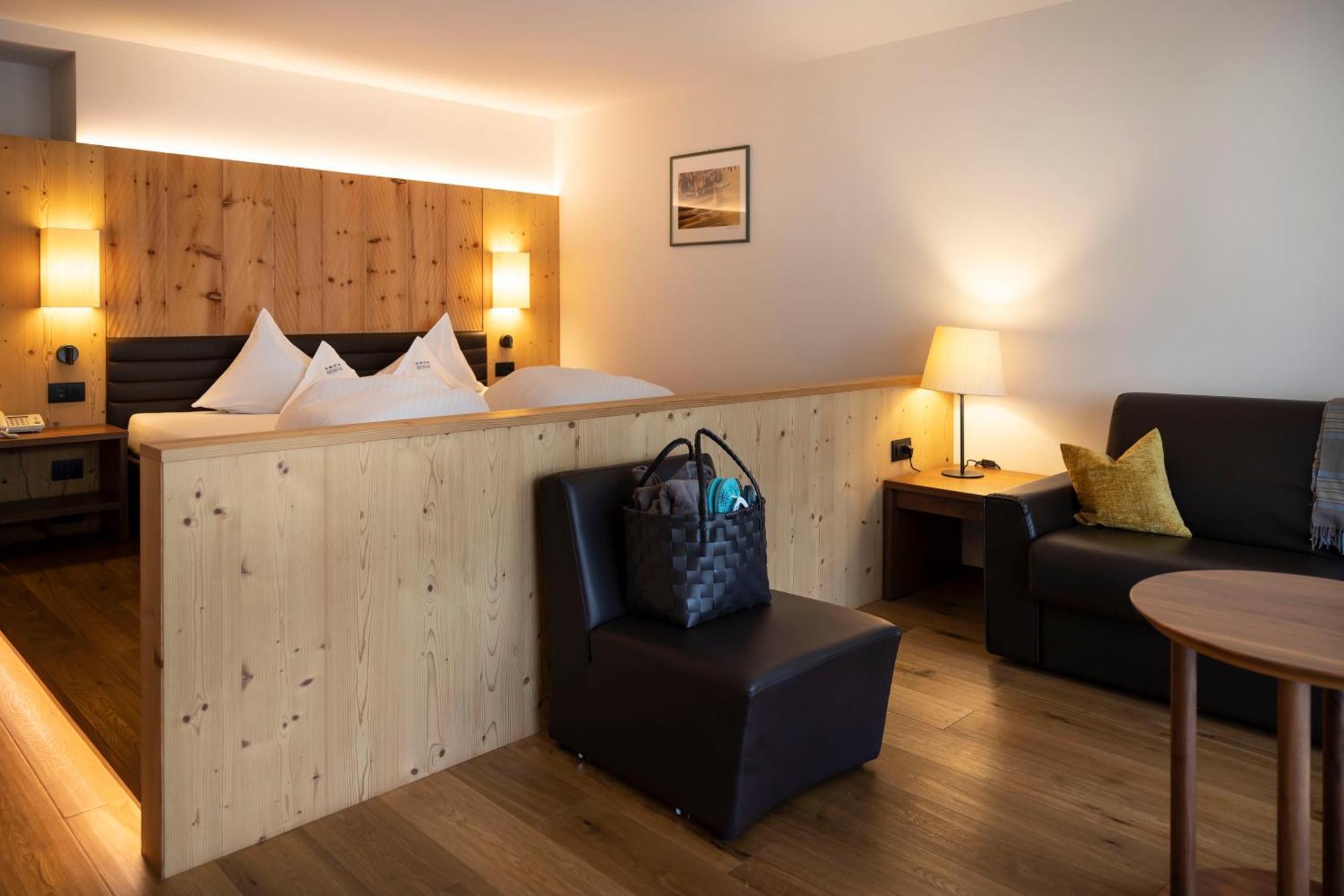 Artnatur Dolomites Hotel & Spa Siusi Pokoj fotografie
